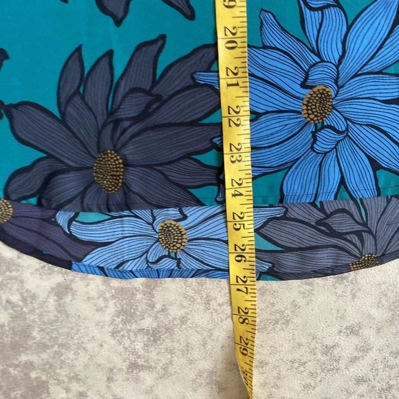 Loft Blue Floral Blouse Roll Tab Sleeve Size Small Polyester Chest Pocket - Picture 4 of 11